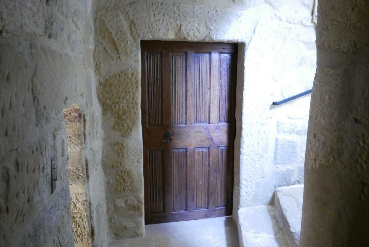 Tour Sarrazine De Montaren Bed & Breakfast Dış mekan fotoğraf